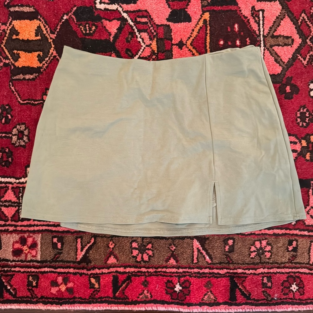 American Eagle Green Skort